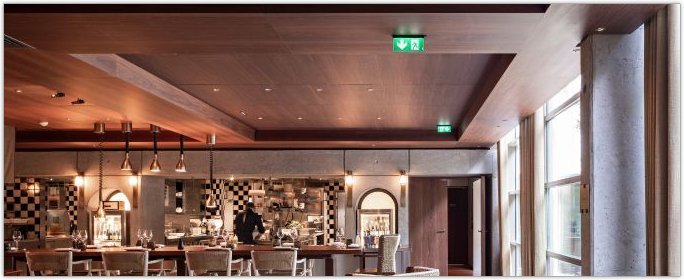 BEHAR SECURITE - Quand la s�curit� s'int�gre � l'architecture - H�tel Mondrian Bordeaux Les Carmes, Architecture P. Starck, photo I. Mathie, luminaire s�rie Spark